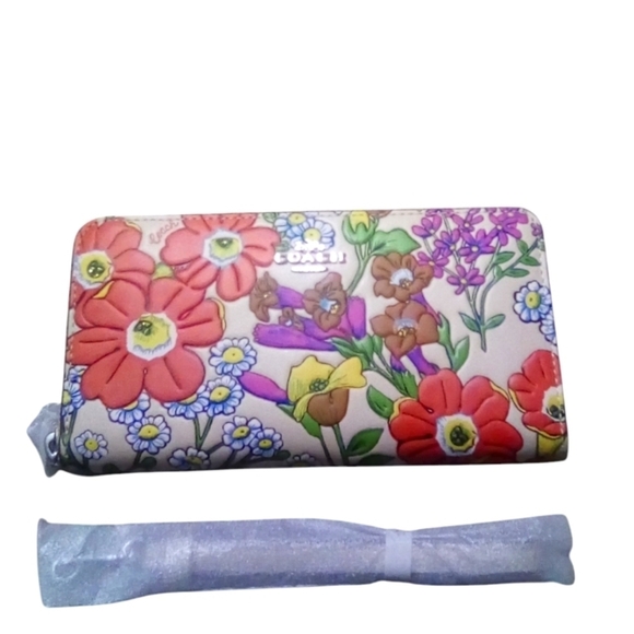 Coach NWOT Embossed Raised Floral Print Zip Around Long Wallet Cream Multi Color - Picture 2 of 4